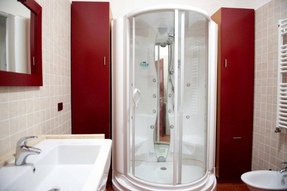 Photo of Bathroom in Noci