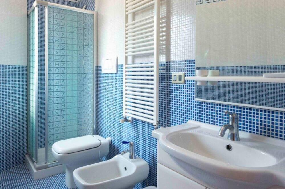 Photo of Bathroom in Noci