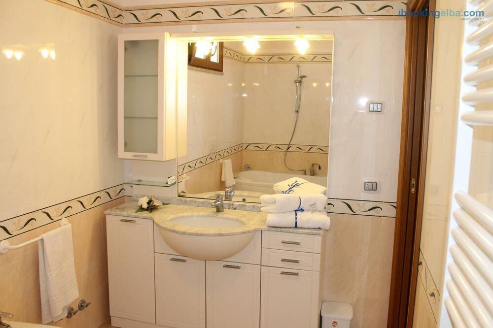 Photo of Bathroom in Lido di Capoliveri