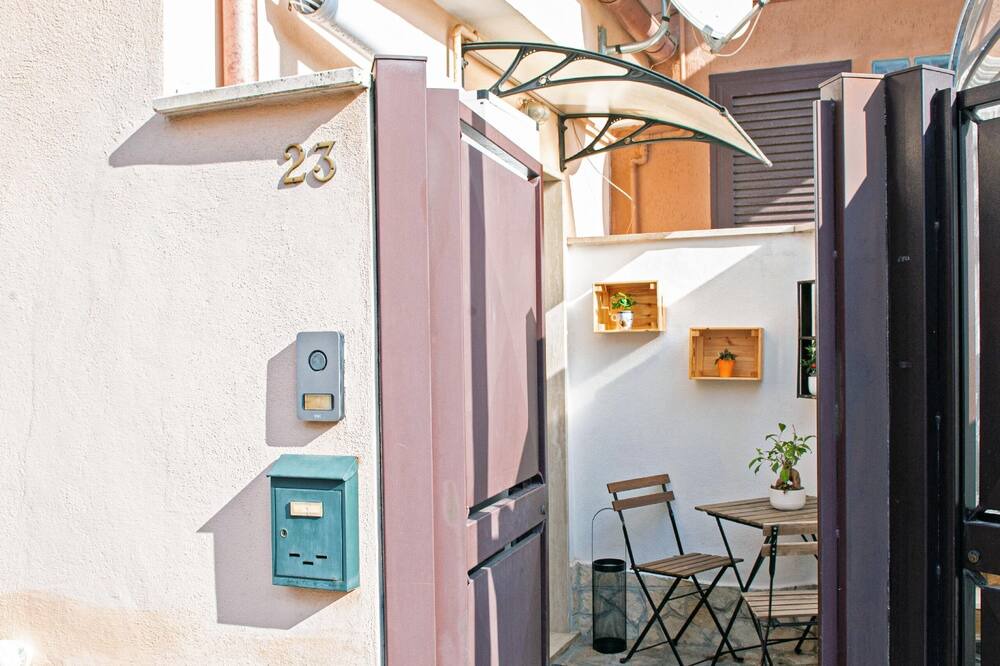Photo of Outdoor in Suburbio IX Aurelio