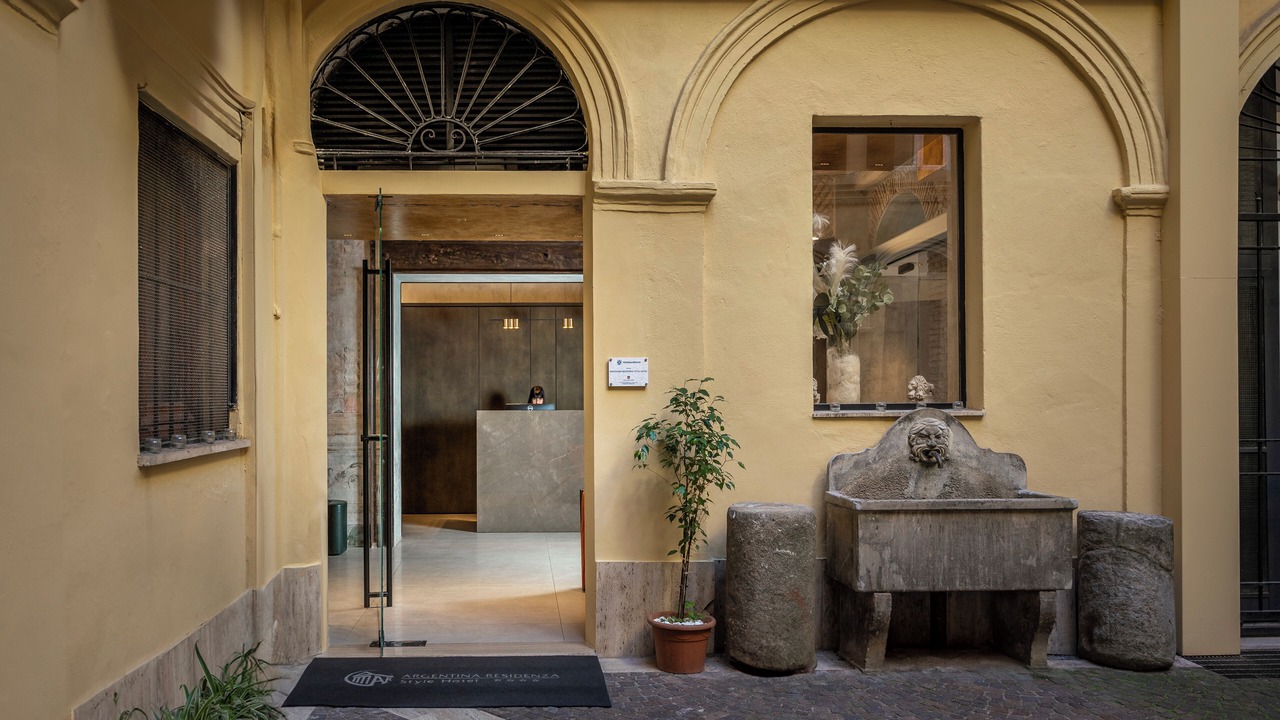 Photo of Others in Navona