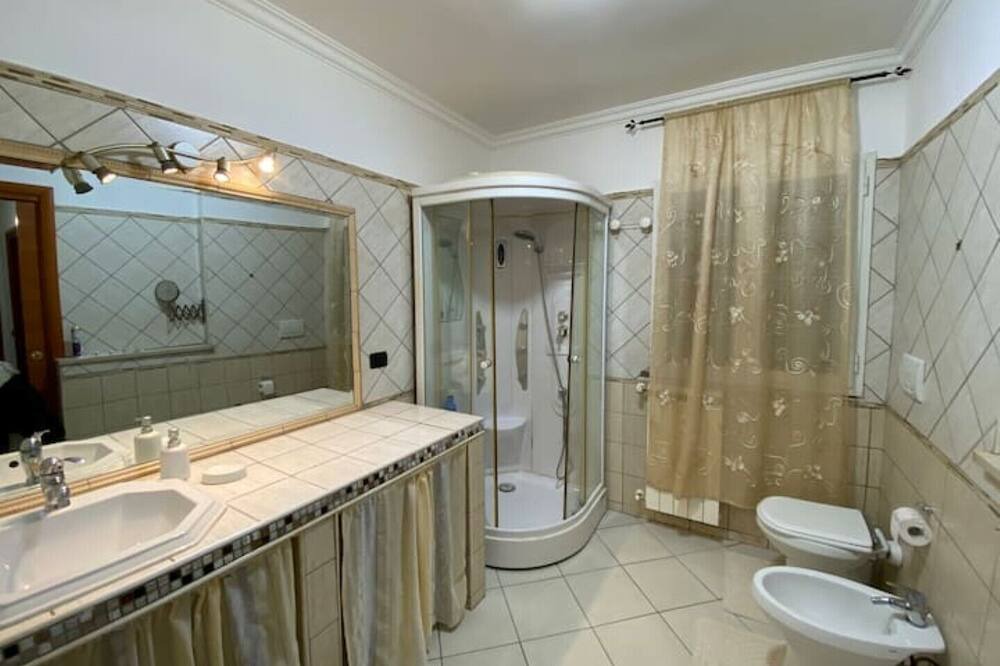 Photo of Bathroom in Ponte Galeria