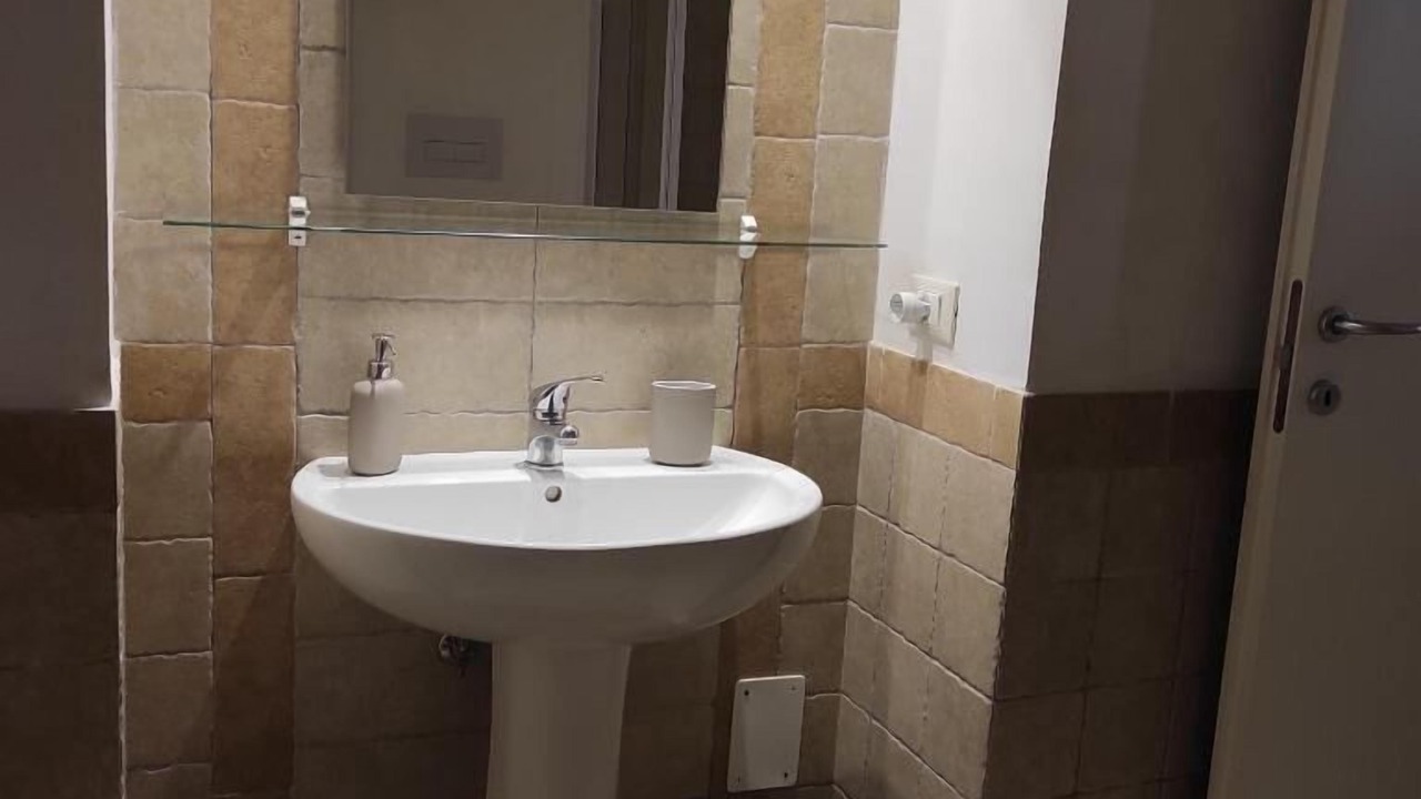 Photo of Bathroom in Brindisi Histotic Center