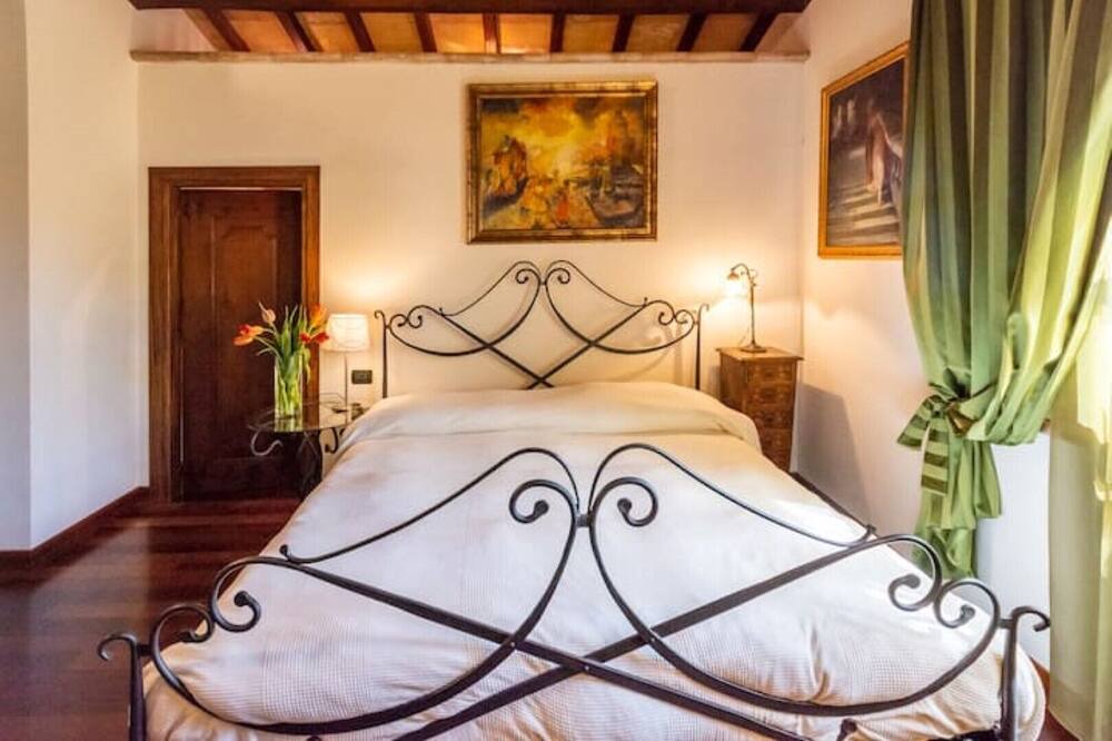 Photo of Bedroom in Capalbio