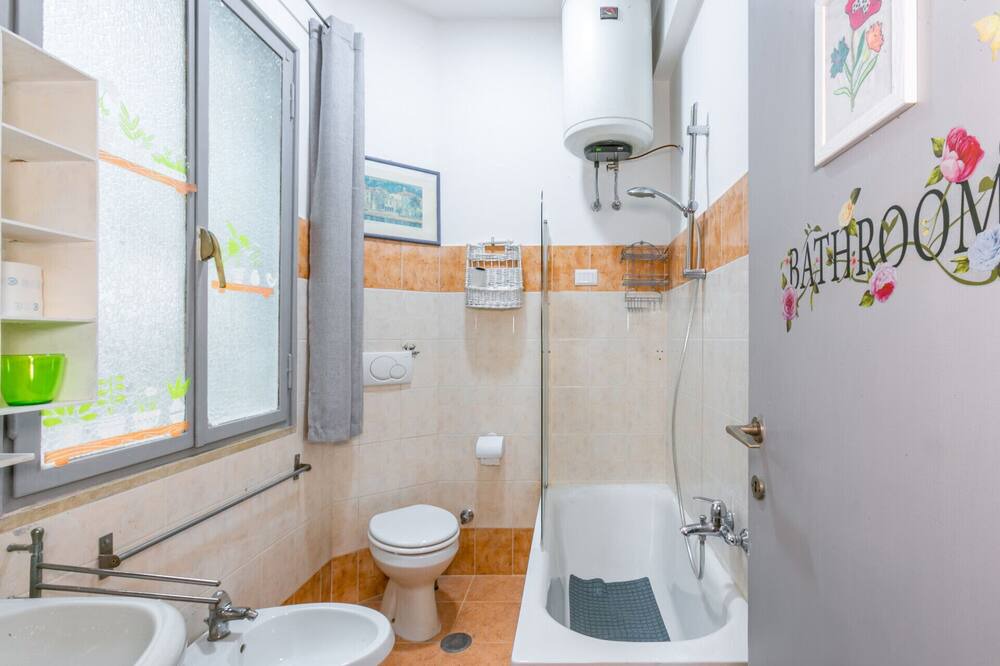 Photo of Bathroom in Monteverde Nuovo