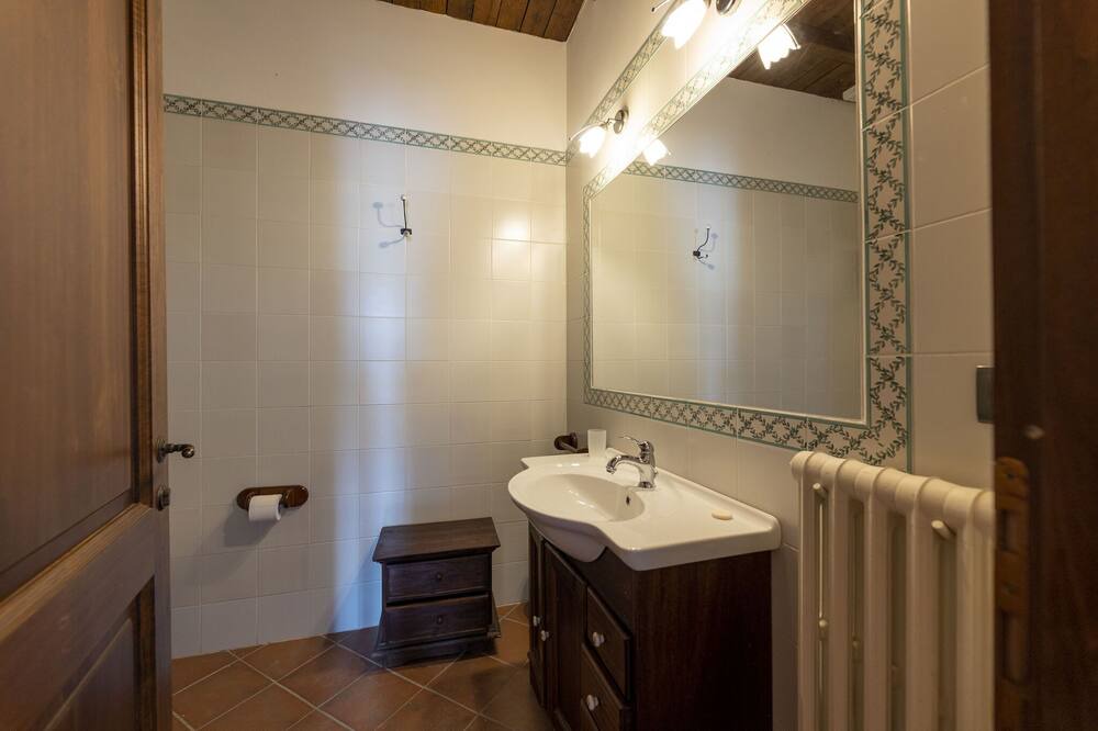 Photo of Bathroom in Cantalupo