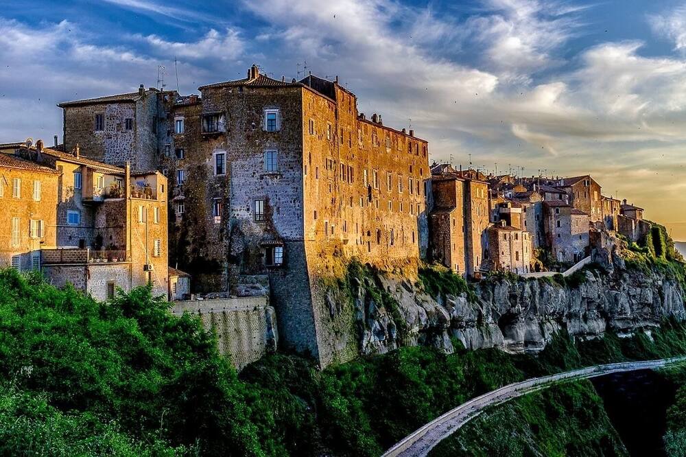Photo of Outdoor in Farnese