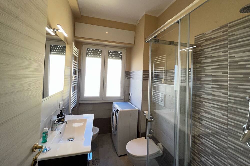 Photo of Bathroom in Cinecitta
