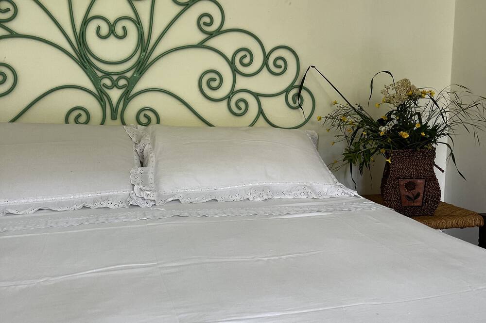 Photo of Bedroom in Maenza