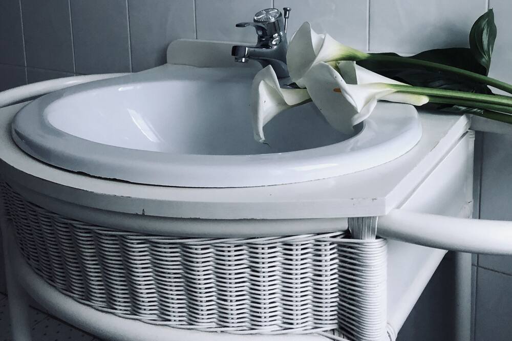 Photo of Bathroom in Maenza