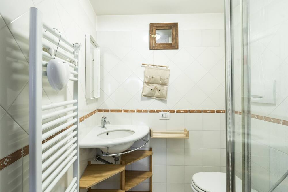Photo of Bathroom in Noci