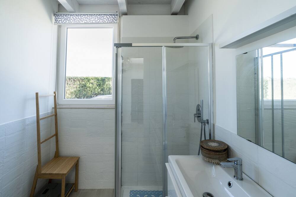 Photo of Bathroom in Noci