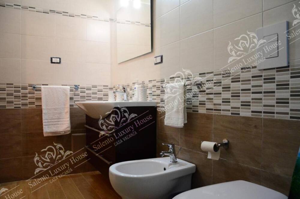Photo of Bathroom in Alezio