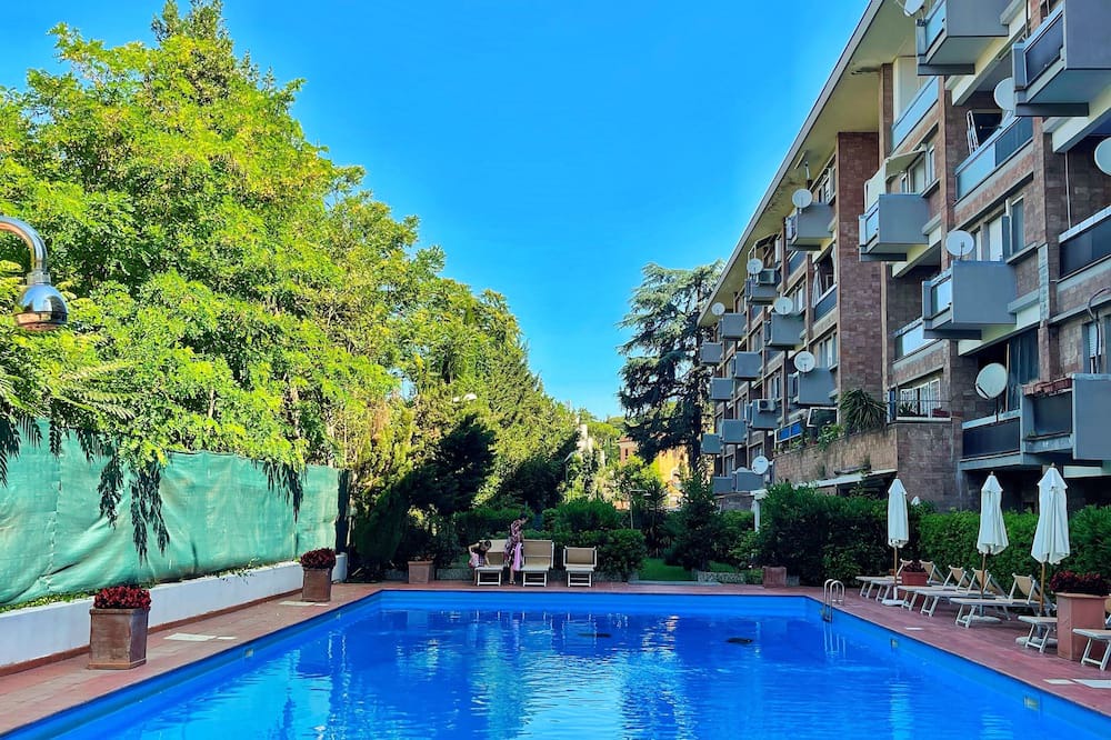 Photo of Outdoor in Aurelio