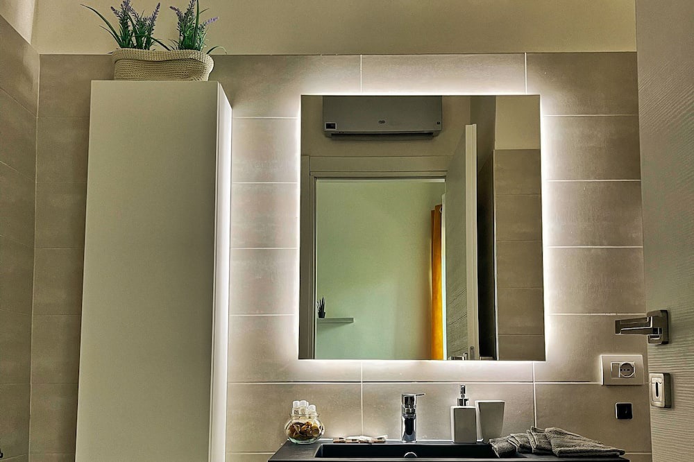 Photo of Bathroom in Aurelio