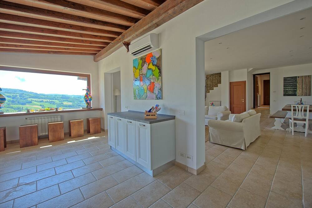 Photo of Others in Montone