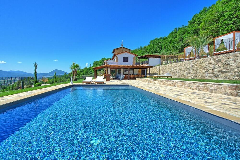 Photo of Outdoor in Montone