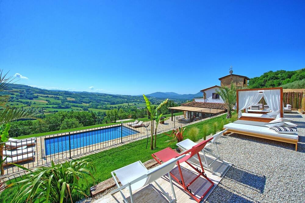 Photo of Outdoor in Montone