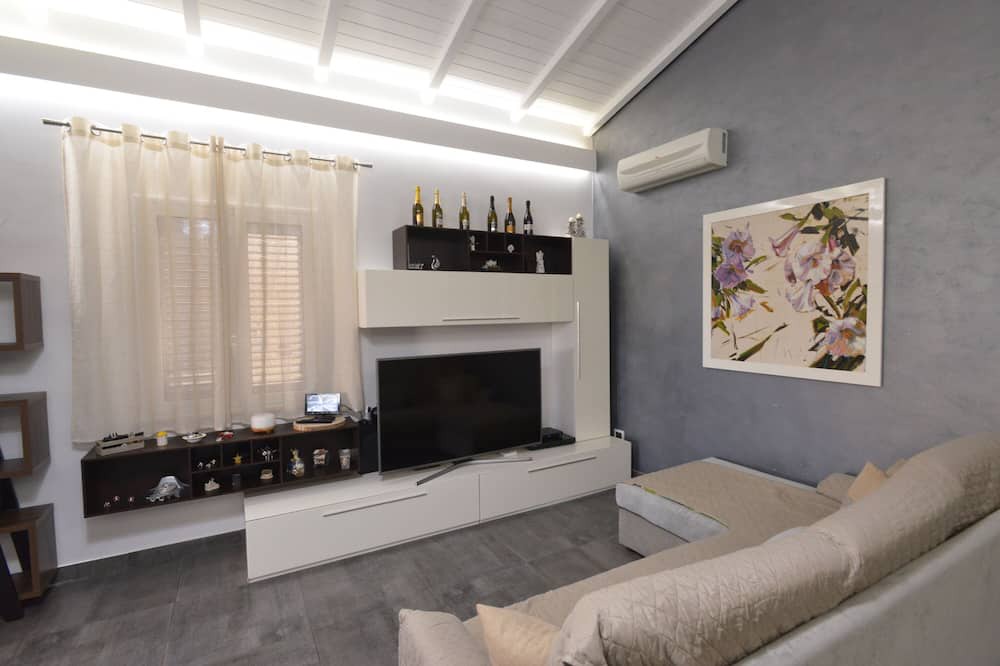 Photo of Livingroom in Solarino