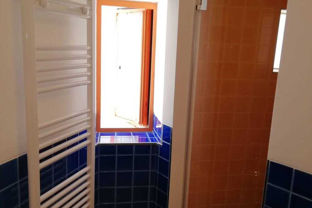 Photo of Bathroom in Fregenae