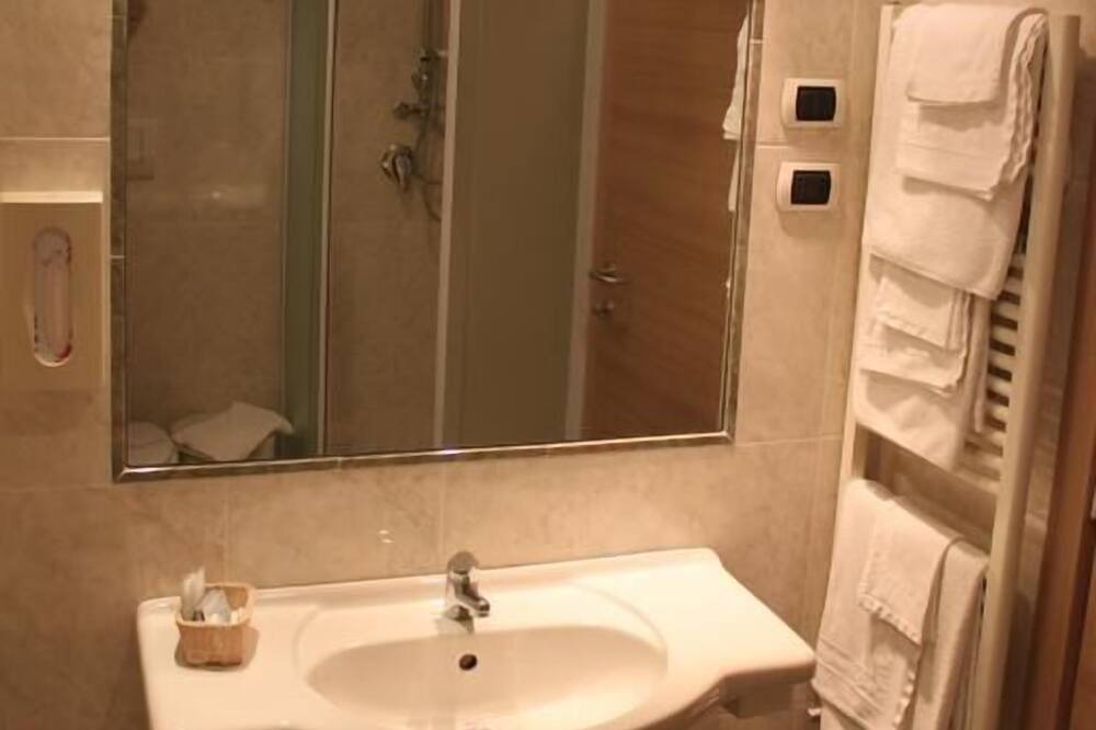 Photo of Bathroom in Cassino