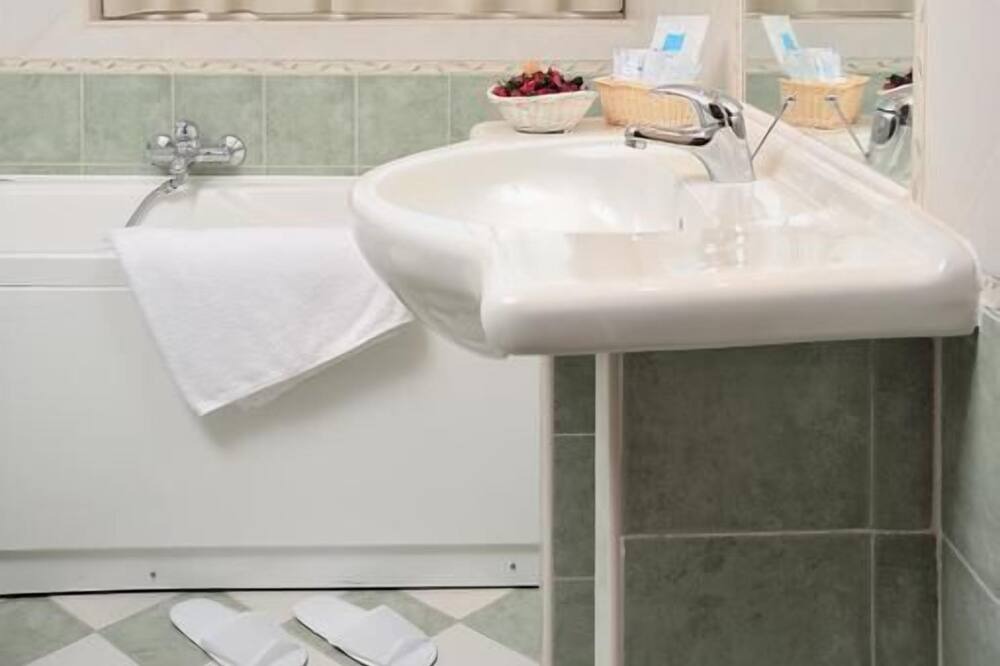 Photo of Bathroom in Cassino
