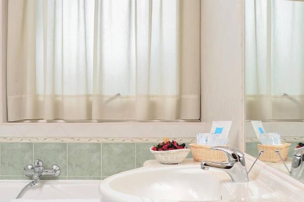 Photo of Bathroom in Cassino