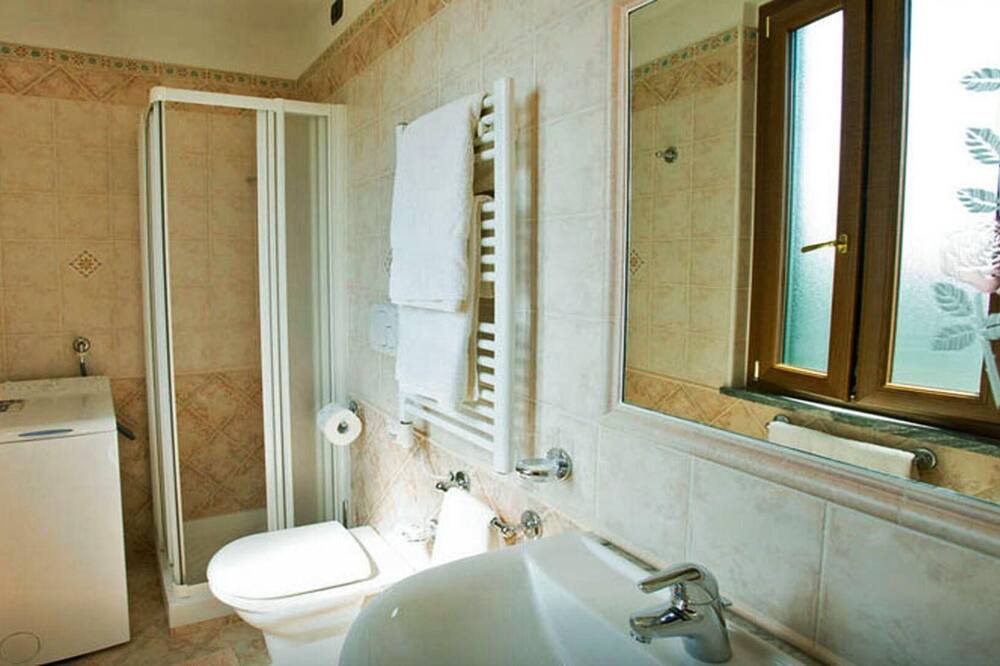 Photo of Bathroom in Pontone