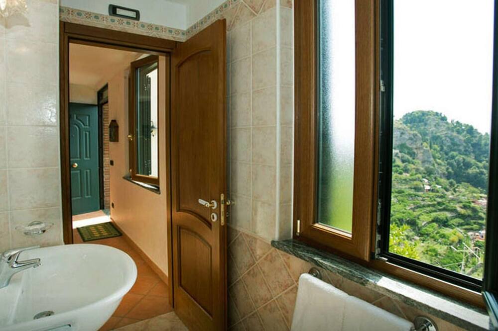 Photo of Bathroom in Pontone