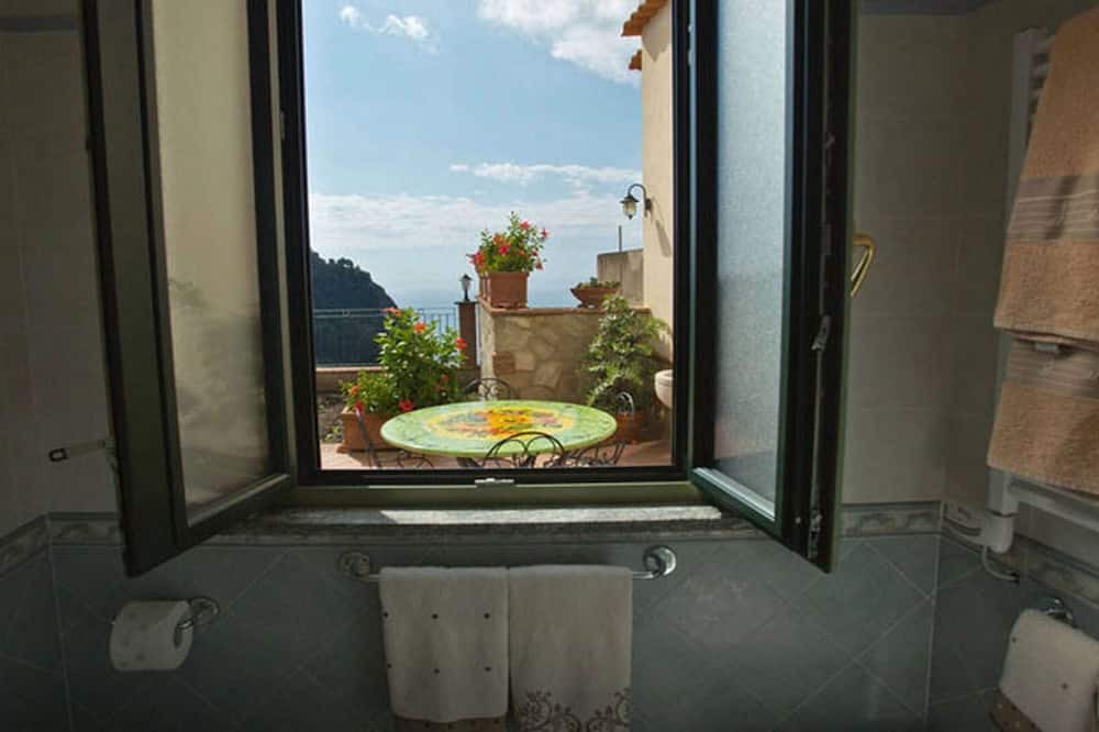 Photo of Bathroom in Pontone