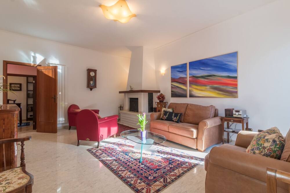 Photo of Livingroom in Grotte di Castro
