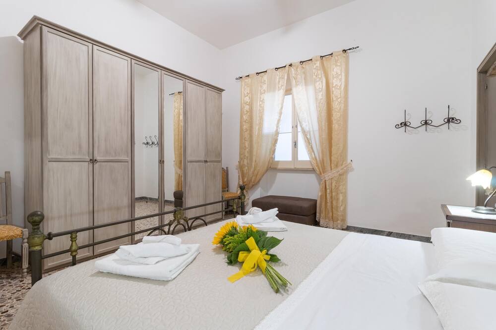 Photo of Bedroom in Montalbano
