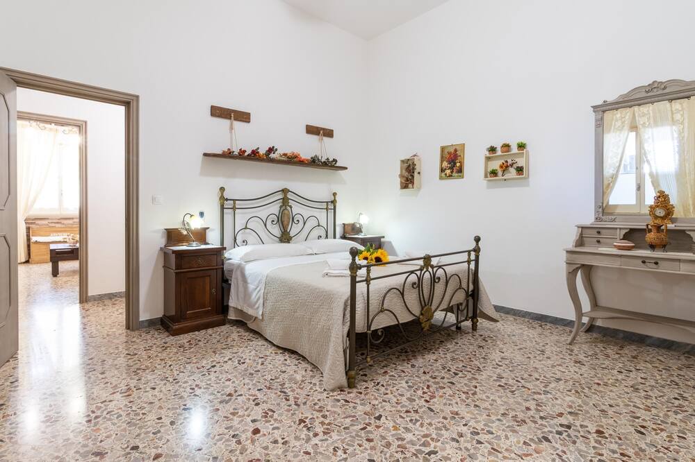 Photo of Bedroom in Montalbano
