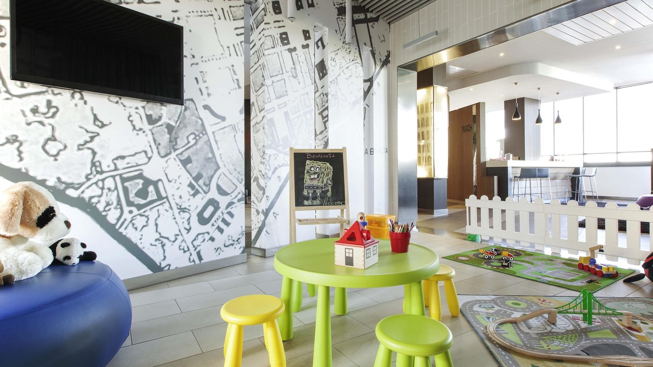 Photo of Others in EUR