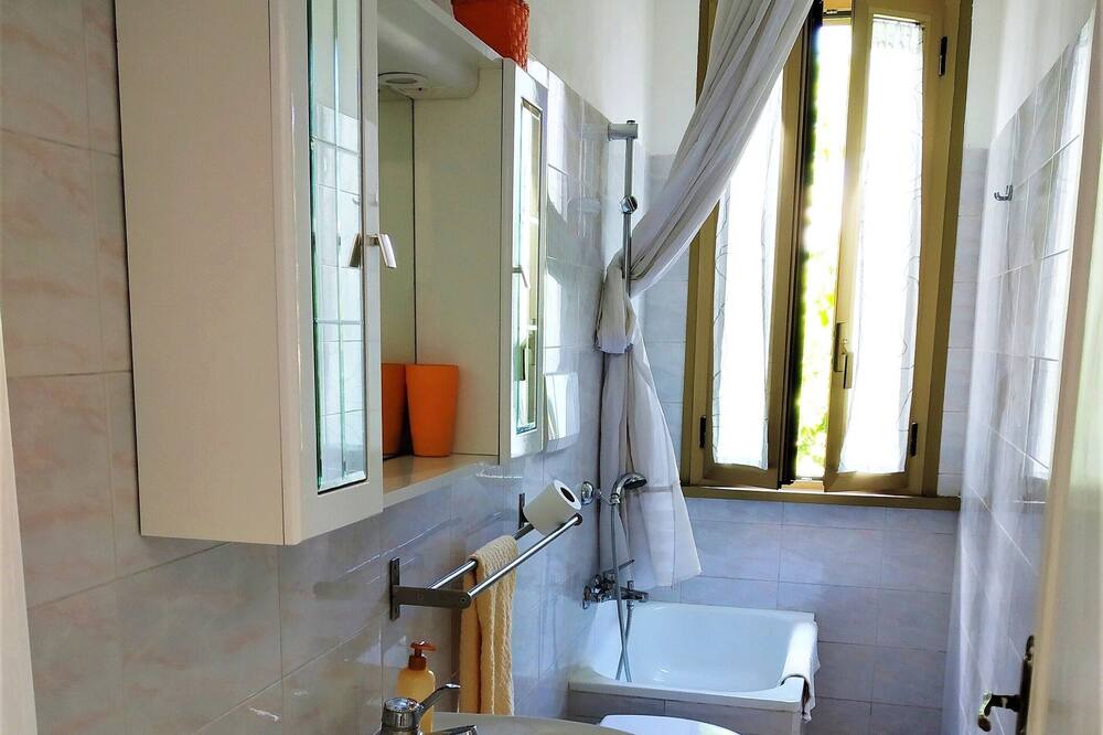 Photo of Bathroom in Quartiere XXIII Alessandrino