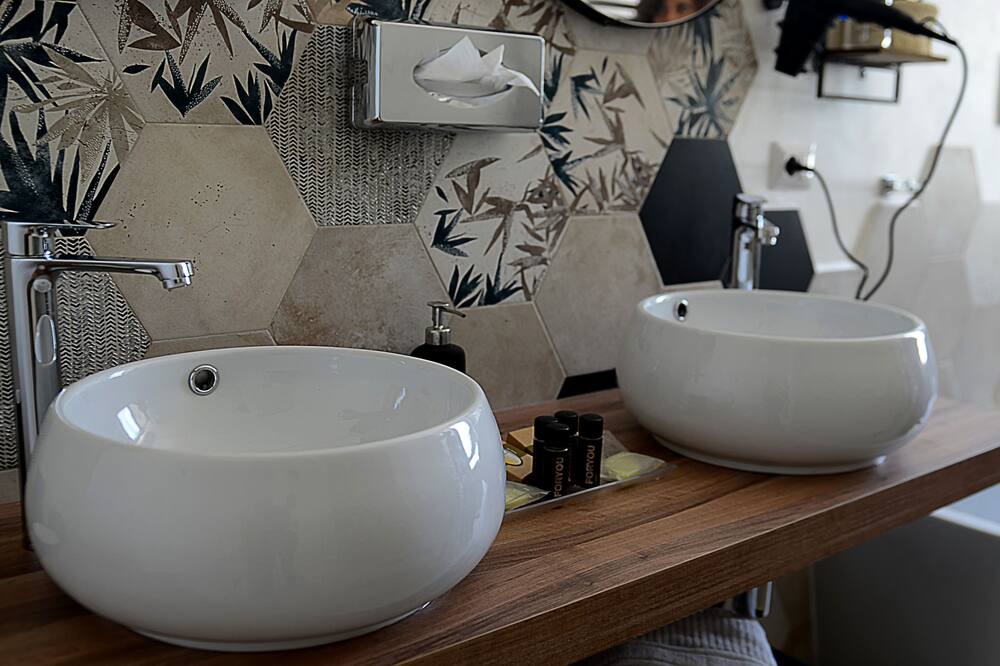 Photo of Bathroom in Quartiere XXXIII Lido di Ostia Ponente