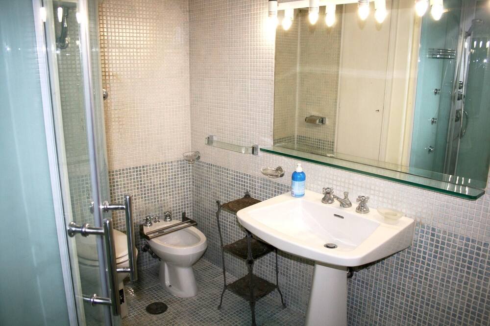 Photo of Bathroom in Ripa