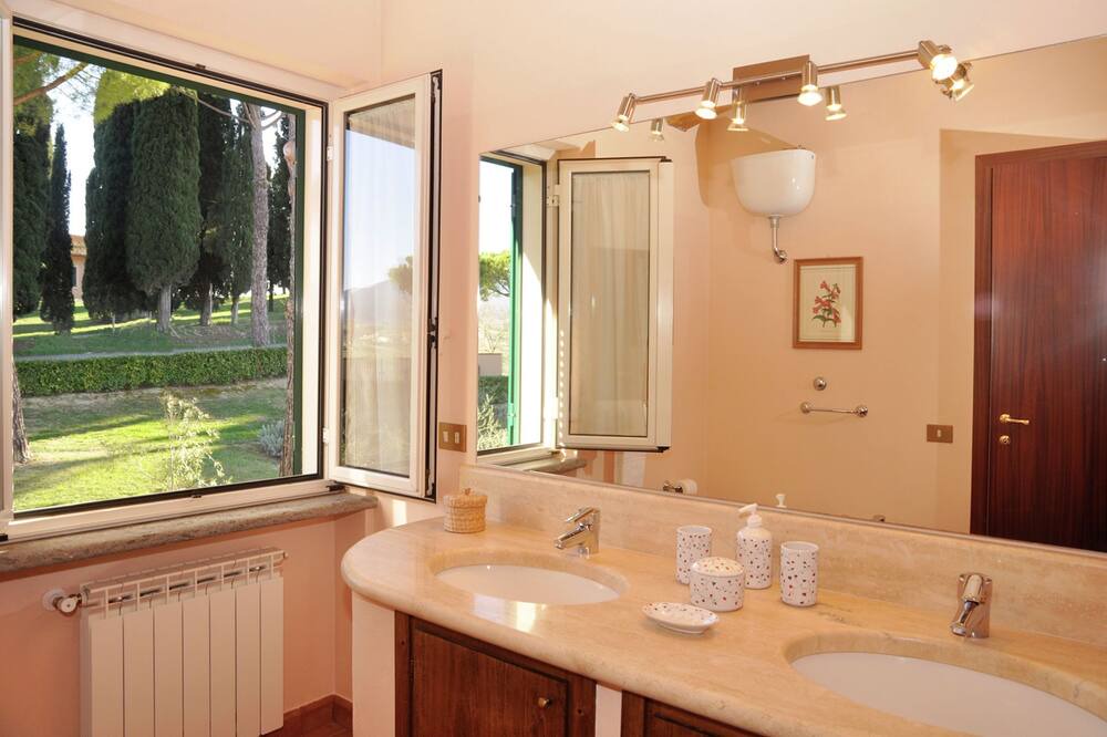 Photo of Bathroom in Magliano Sabina