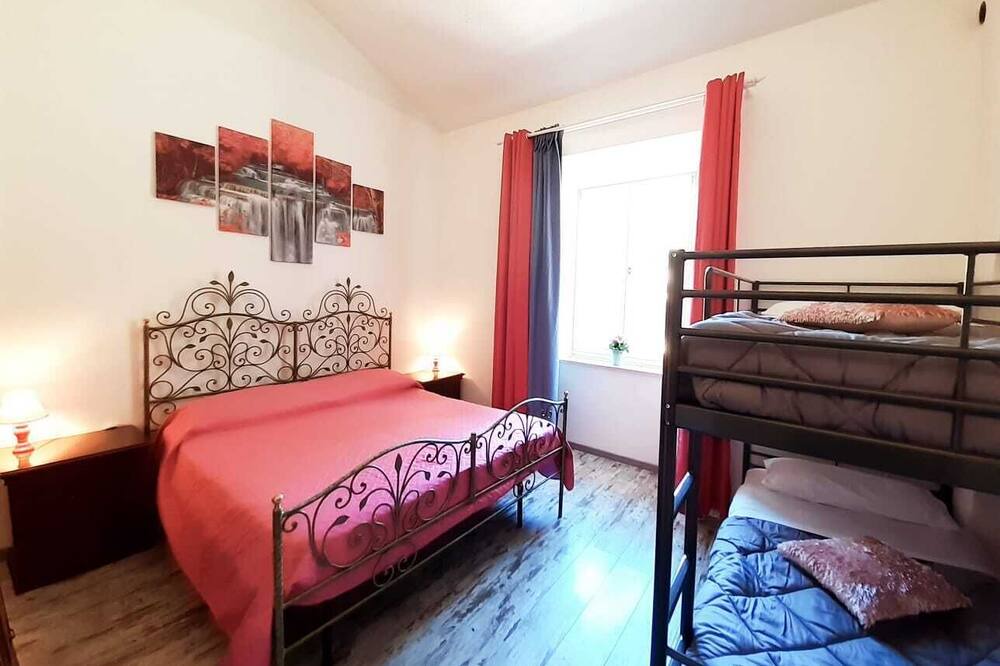 Photo of Bedroom in Civitavecchia