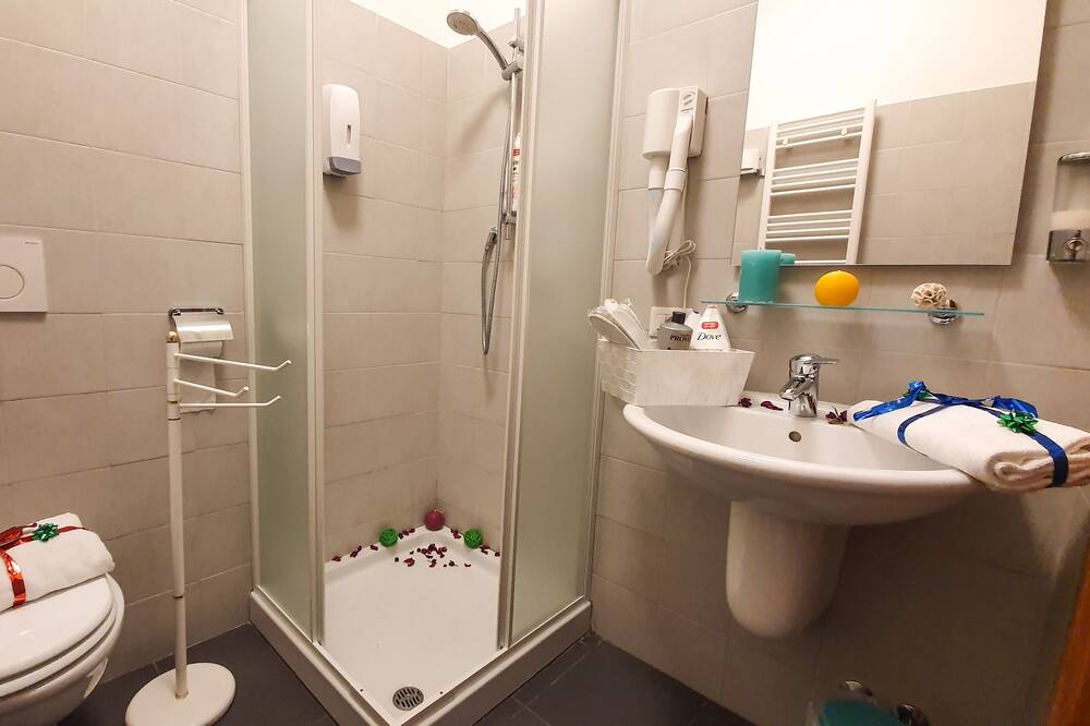 Photo of Bathroom in Esquilino