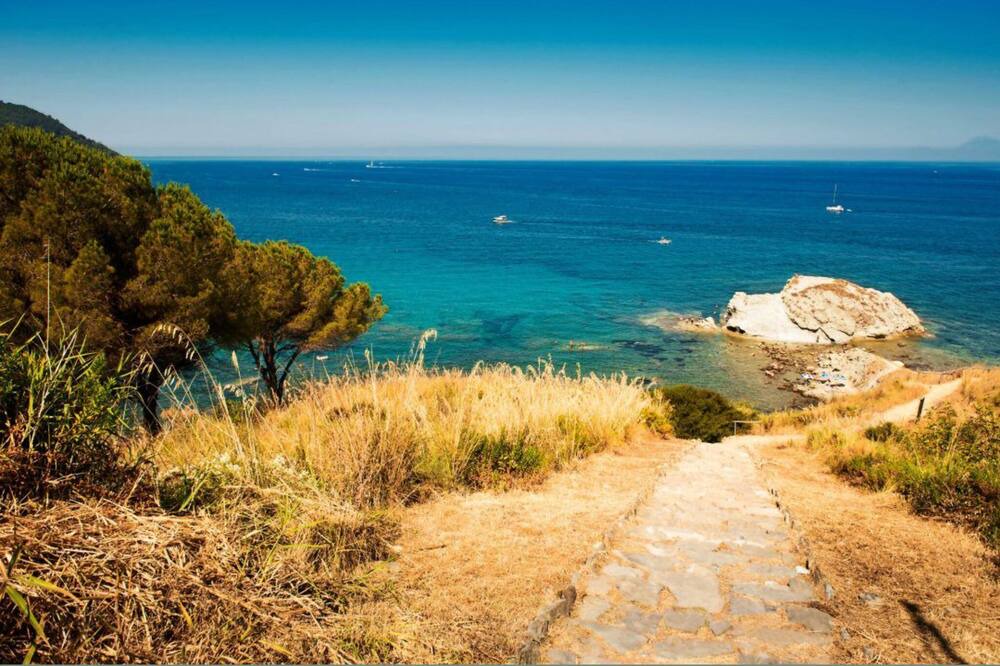 Photo of Others in Torchiara