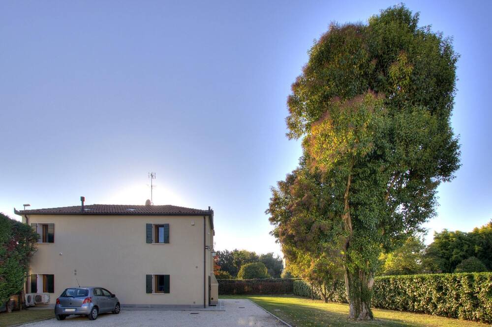 Photo of Outdoor in Stra