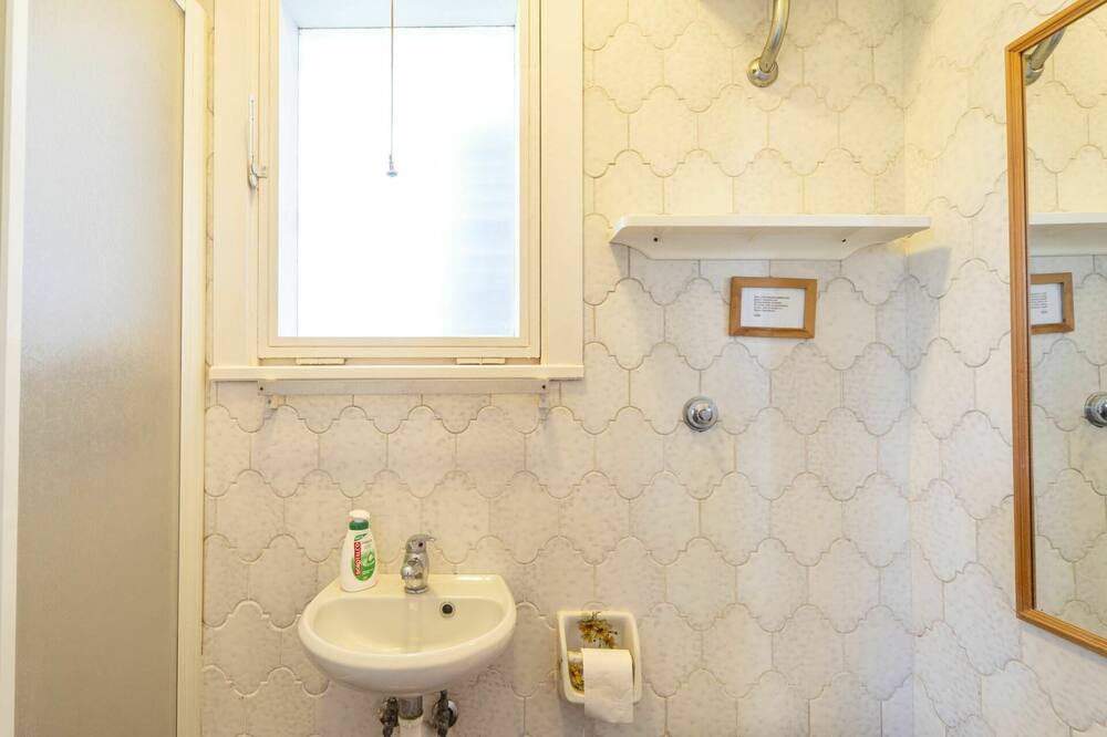 Photo of Bathroom in Latina Lido