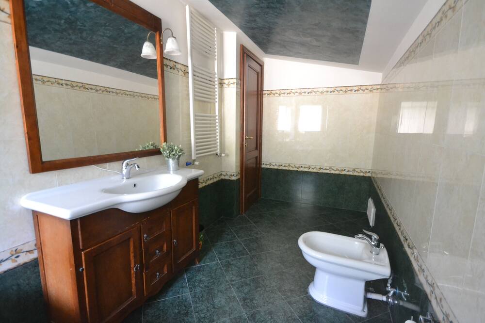 Photo of Bathroom in Tarquinia