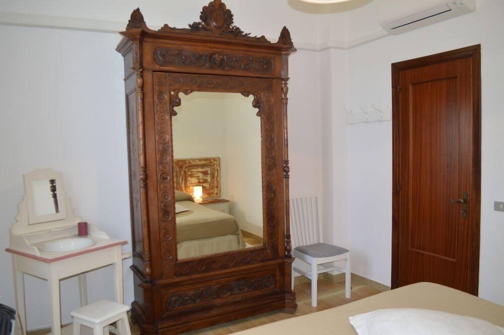 Photo of Bedroom in Scala