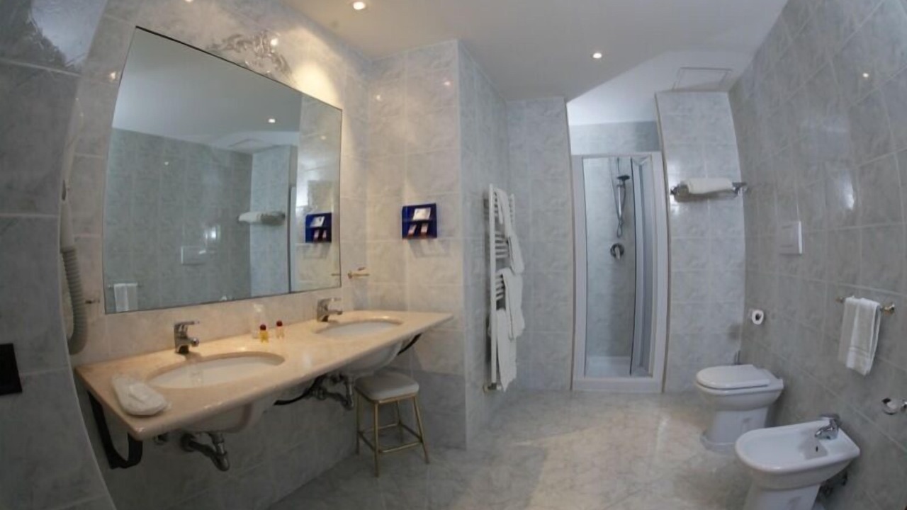 Photo of Bathroom in Brindisi Histotic Center