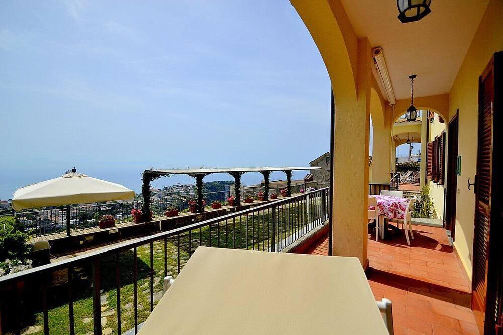 Photo of Patio Balcony in Scala