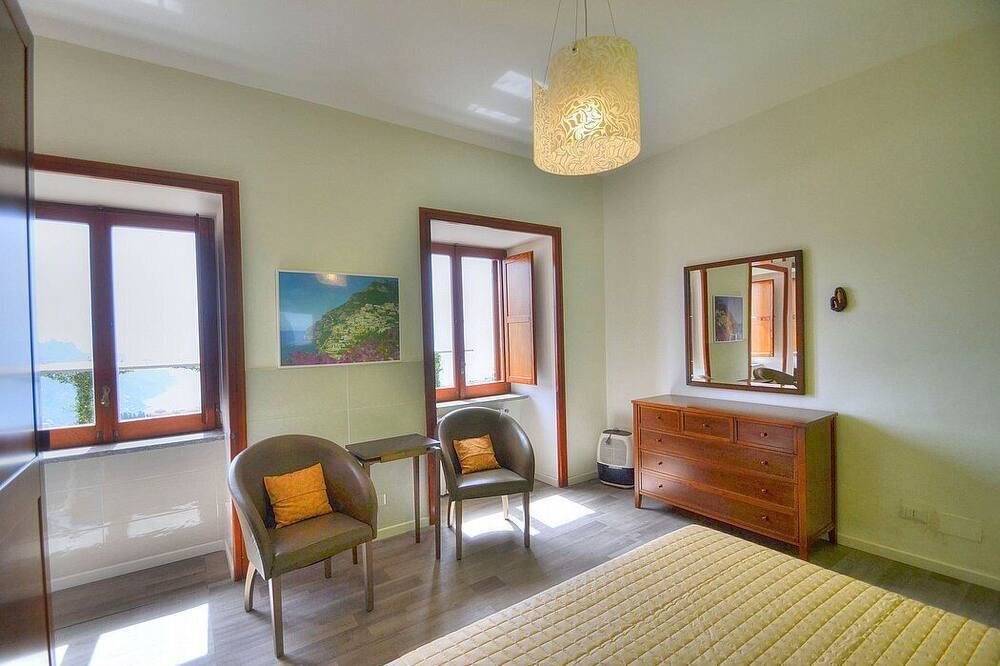 Photo of Bedroom in Scala