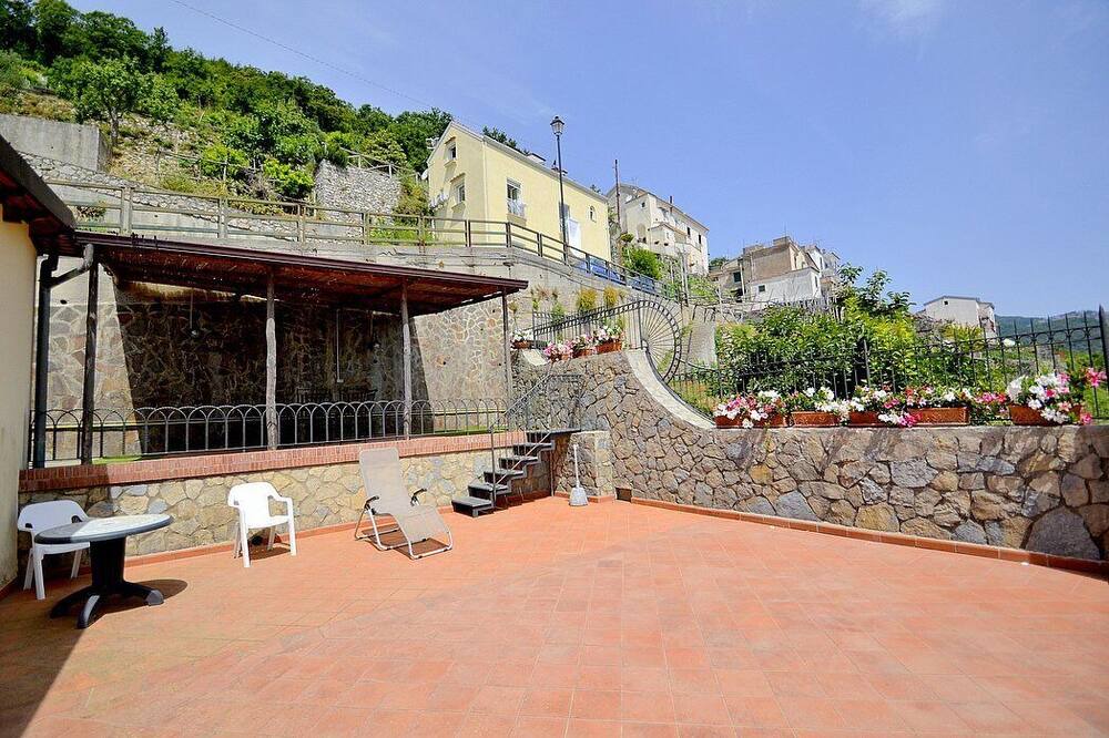 Photo of Patio Balcony in Scala