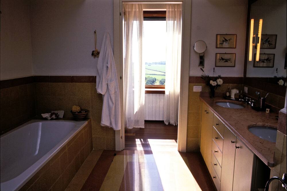 Photo of Bedroom in Pescia Fiorentina